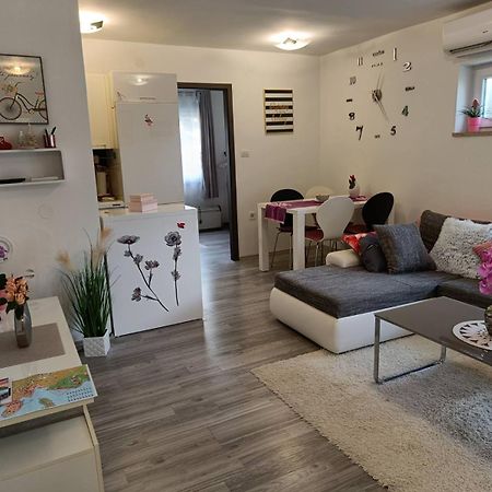 Apartments Mary & Free Parking Rovinj Zimmer foto